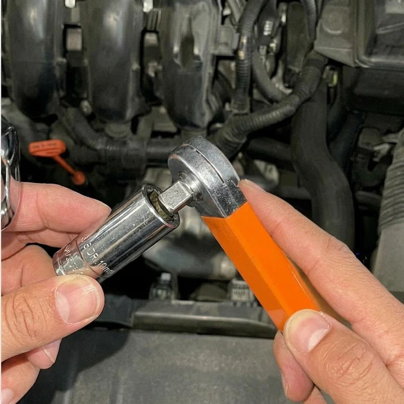 Flacher Kopf auf die Schraube